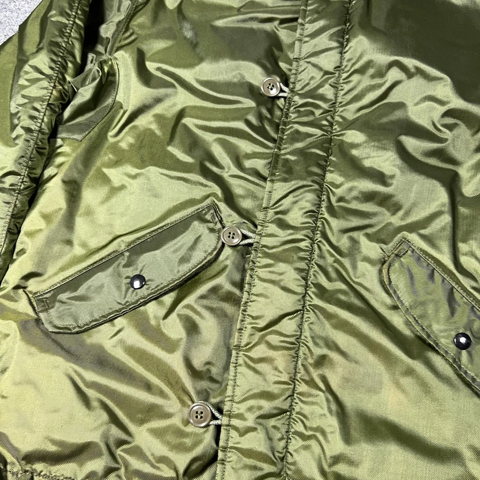 VINTAGE Avirex Extreme Cold Weather Impermeable Jacket Mens Medium US Military - Image 3 of 4