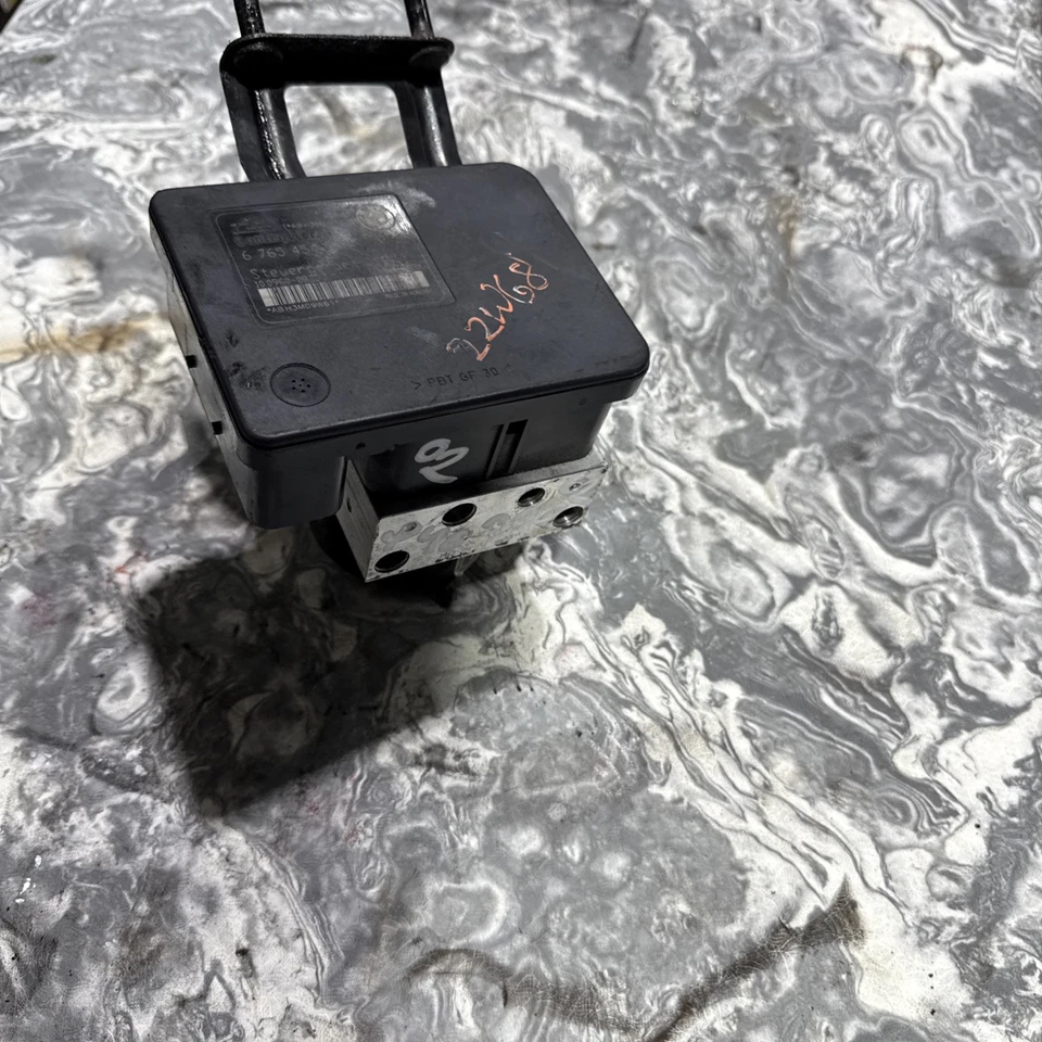 BMW 3 Series E46 330ci Coupe Automatic ABS Pump DSC CONTROL MODULE - Image 2 of 4