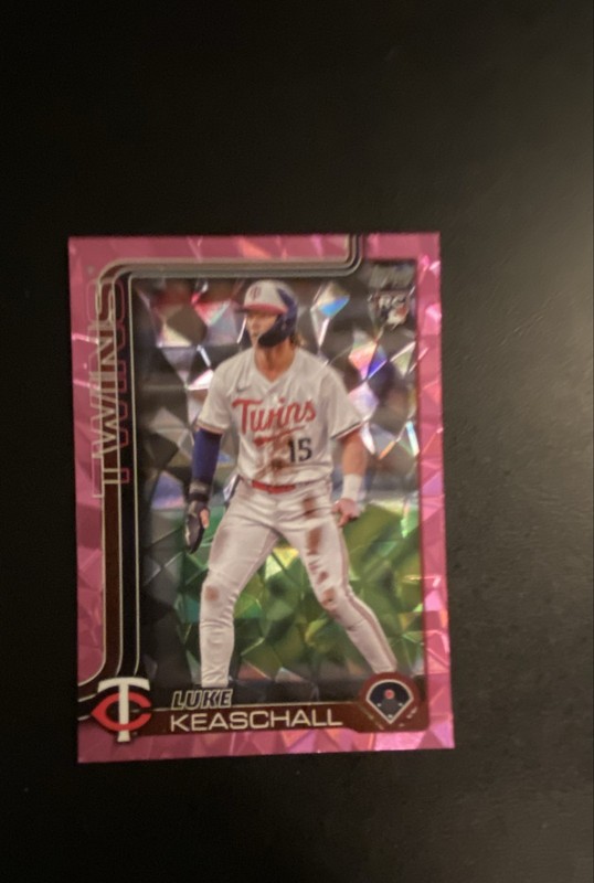 2025 Topps Update Series - Luke Keaschall #US16 Pink Diamante Foil (RC)