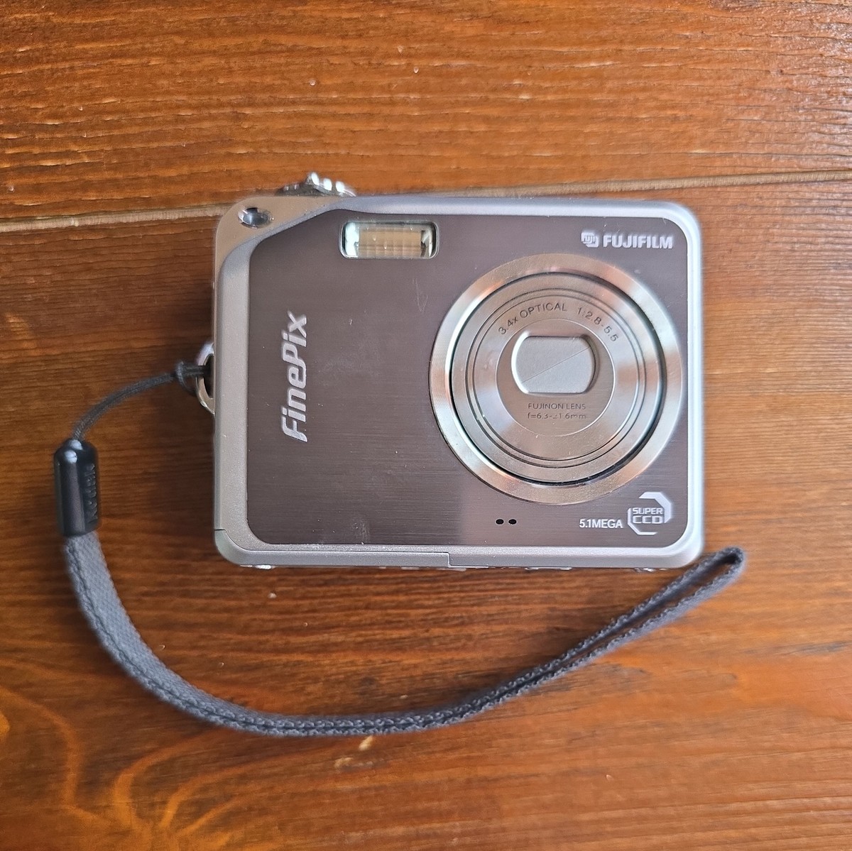 Fujifilm V10 5.1MP Digital Camera - Gray for sale online | eBay