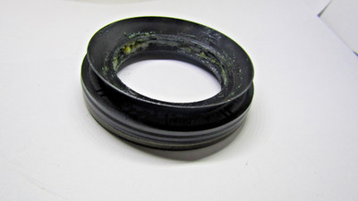 FRONT DIFFERENTIAL PINON FLANGE SEAL AAM 40178781 2019 2025 GMC SIERRA SILVERADO