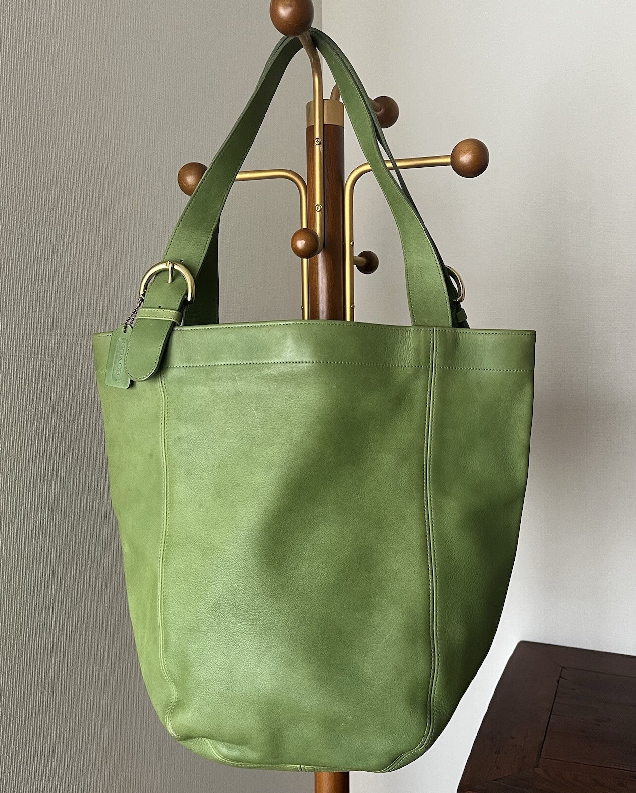 Vintage COACH Soho XL Leather Duffle Tote in Leaf Green Shoulder Bag 4082