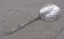Vintage 1847 ROGERS BROS Silhouette Silver Plated TOMATO SERVER 7 1/2"