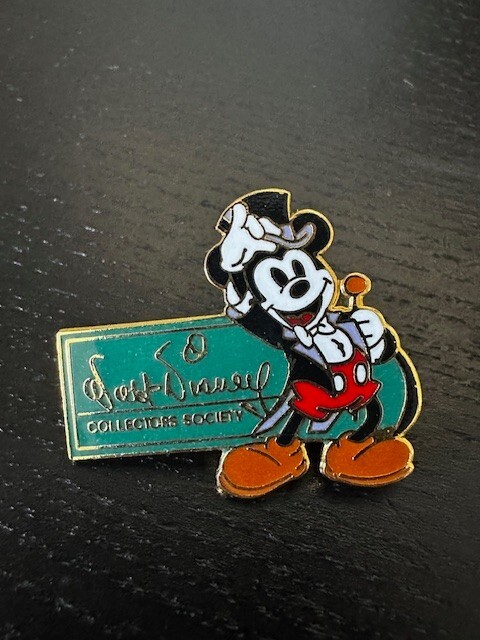 Disney Walt Disney Collectors Society Mickey Mouse Top Hat Formal Pin