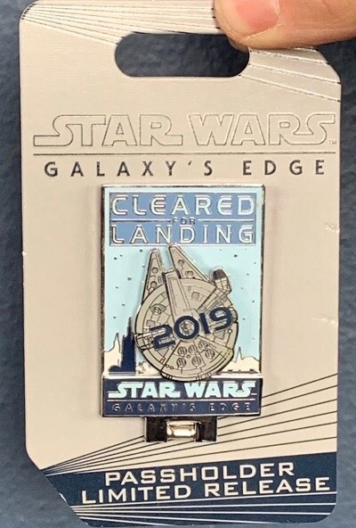 Disney Star Wars Millennium Falcon Annual pass holder collectors Pin