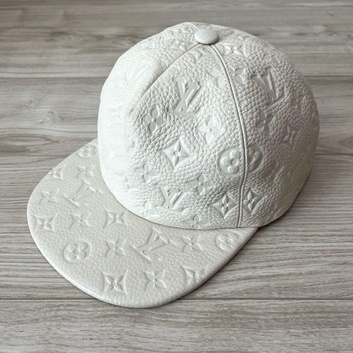 LOUIS VUITTON MP2321 White Monogram Leather Cap Newsboy Style Japan Authentic
