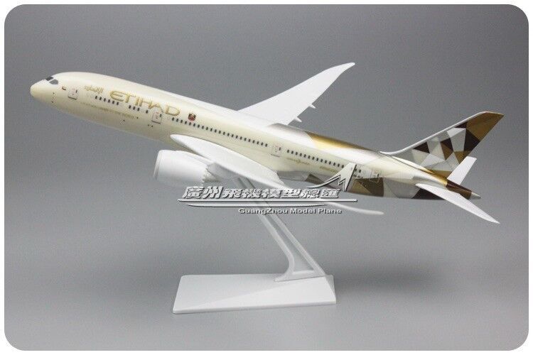航空機・ヘリコプター Etihad Airways Boeing 787-9 1:200 Model Etihad Airways Boeing 787-9 1:200 Model – The Boeing Store