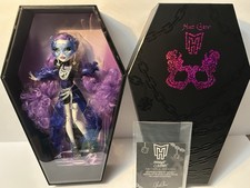 Mattel Creation Monster High Haunt Couture Midnight Runway Spectra Vondergeist