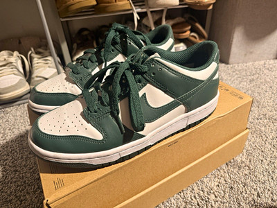 Nike Dunk Low Men s Green/White Colorblock Low Top Lace Up Sneakers