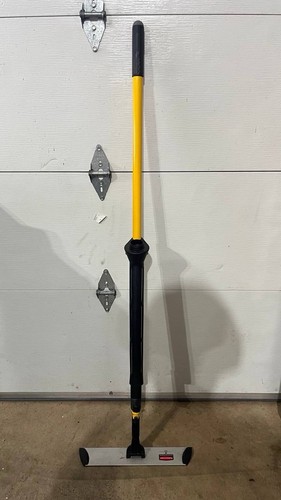 Rubbermaid HYGEN Executive Series Flat Mop w/ Telescopic Handle Commercial 
