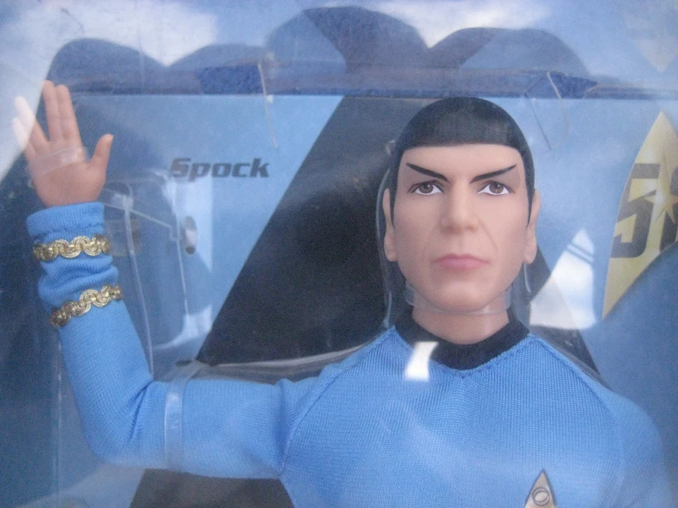 Figurine poupée collectionneur étiquette noire M. SPOCK Barbie STAR TREK 50th - Photo 2/4