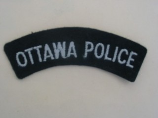 RARE OBSOLETE SMALL PATCH OF THE OTTAWA POLICE ONTARIO CANADA