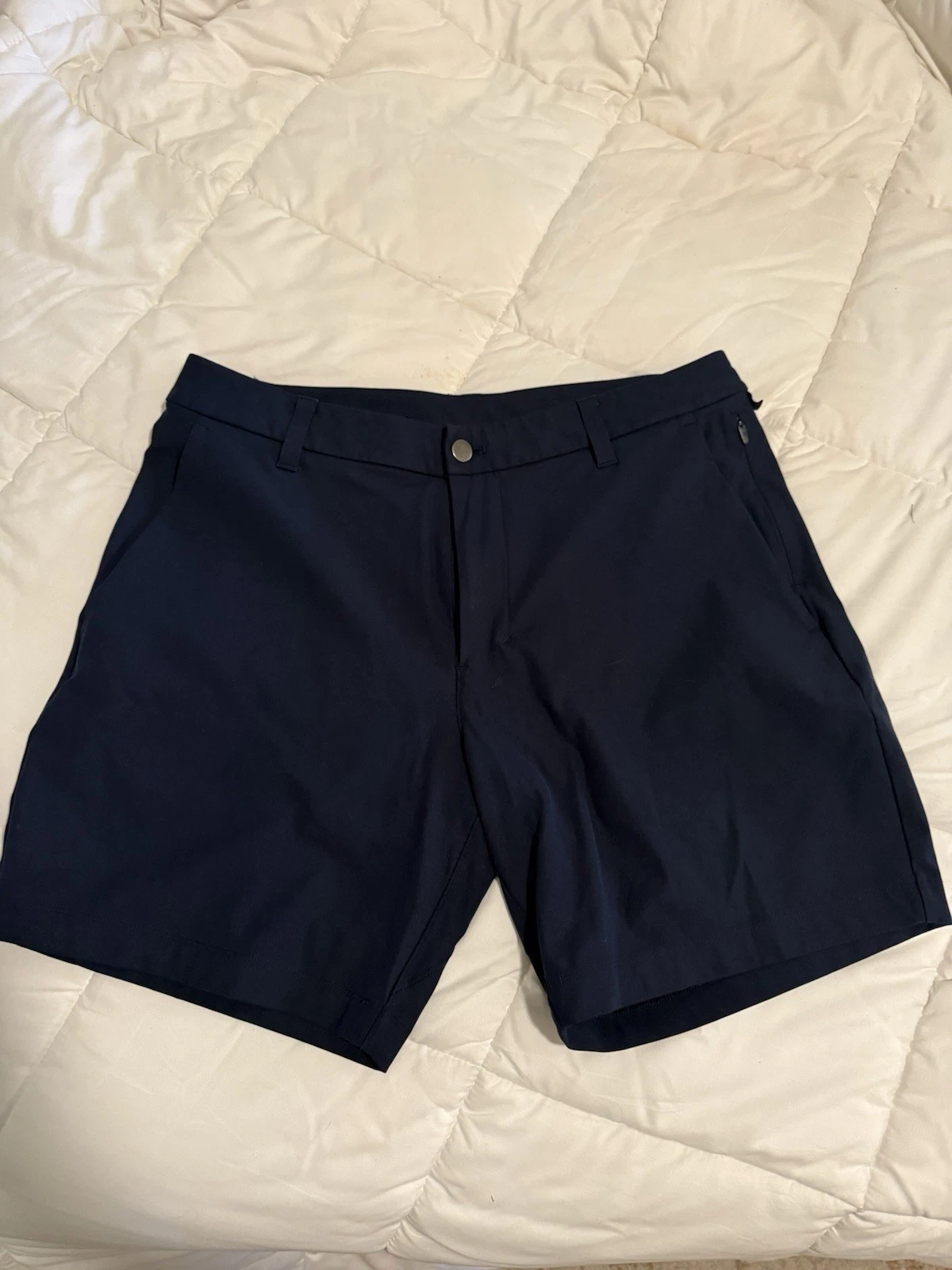 Lululemon Men’s Navy Solid Chino Shorts 5in Inseam Flat Front Button Pockets
Opens in a new window o