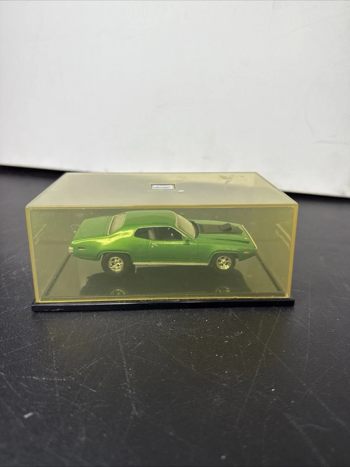 De colección 1999 Hotwheels 71' Plymouth GTX verde en estuche coleccionable Foto 4 de 4