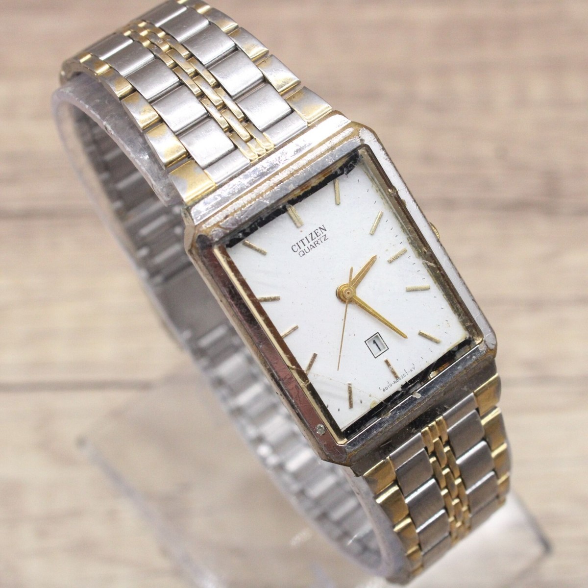 Citizen Reloj Inteligente 2020 Eco Drive Reloj Dorado Fondo Negro