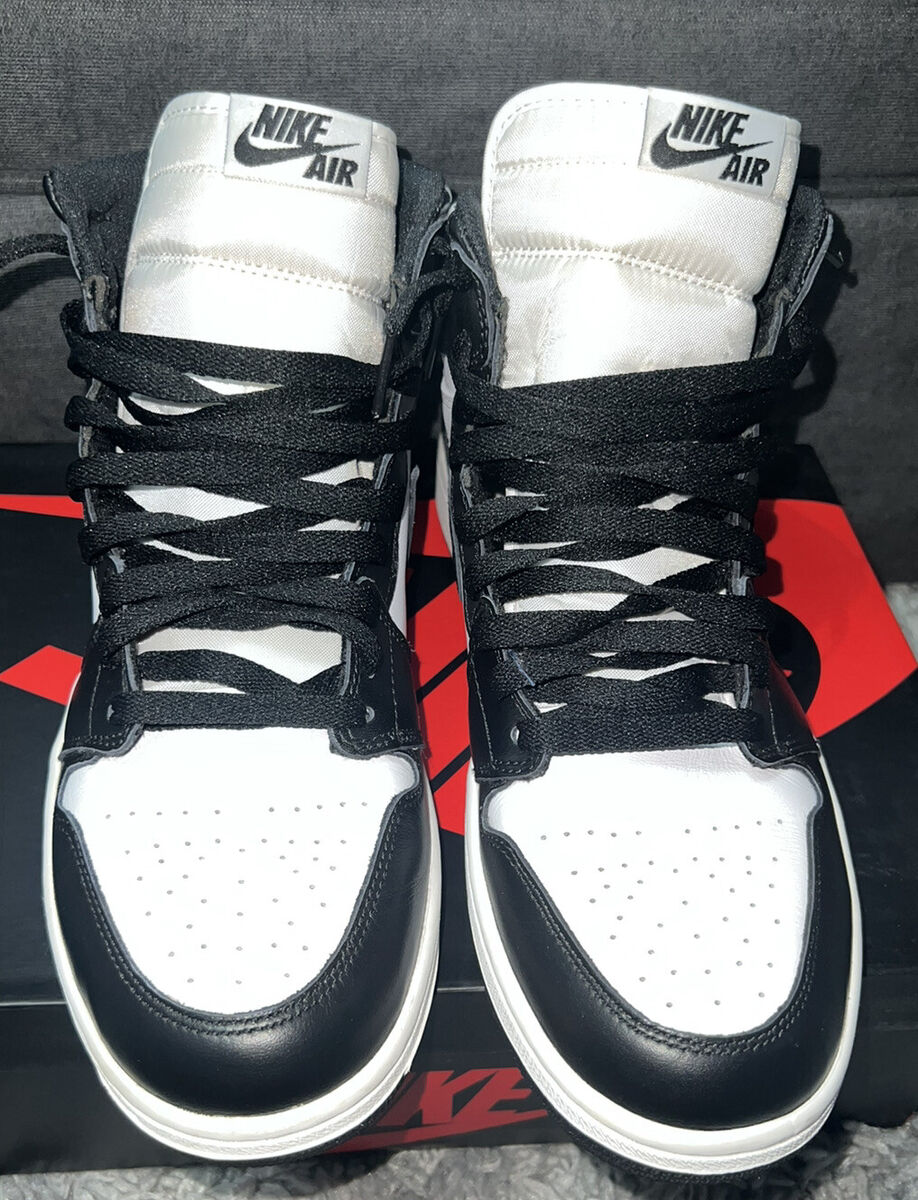 Mens Nike Air Jordan 1 Retro High Black And White OG 555088 Mens Nike Air Jordan 1 Retro High Black And White OG 555088