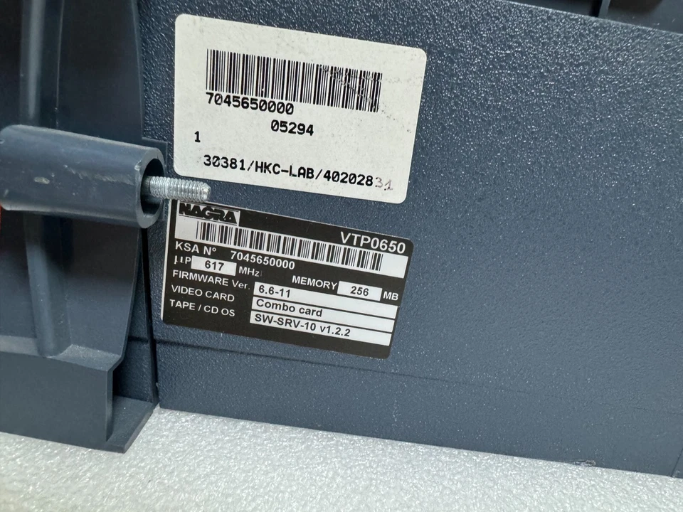 Compaq DEC ALPHASERVER DS10 600MHZ chassis DA-74BAA-EA 70-40092-04 - Image 3 of 4