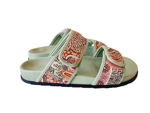 *Nuevo* Sandalia TWOOBS x Cungella Art ~ The Slidekick Slide TALLA 40 Au 9 Ndia Verde - Imagen 2 de 8