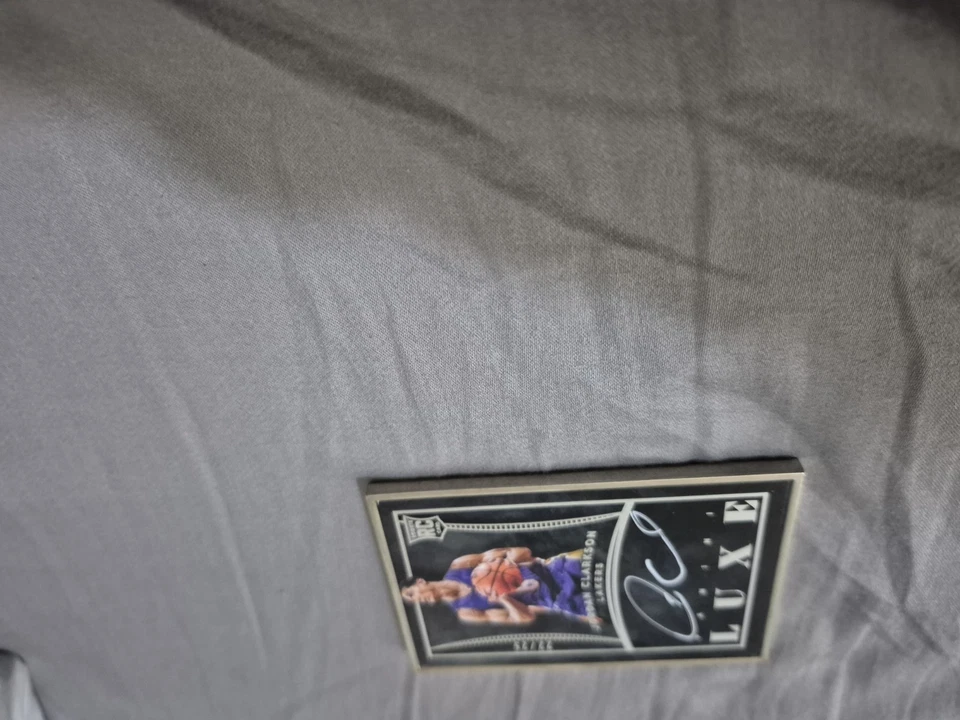 2014-15 Panini Luxe Auto/25 Jordan Clarkson #L-JCL Rookie Auto RC Foto 3 de 4