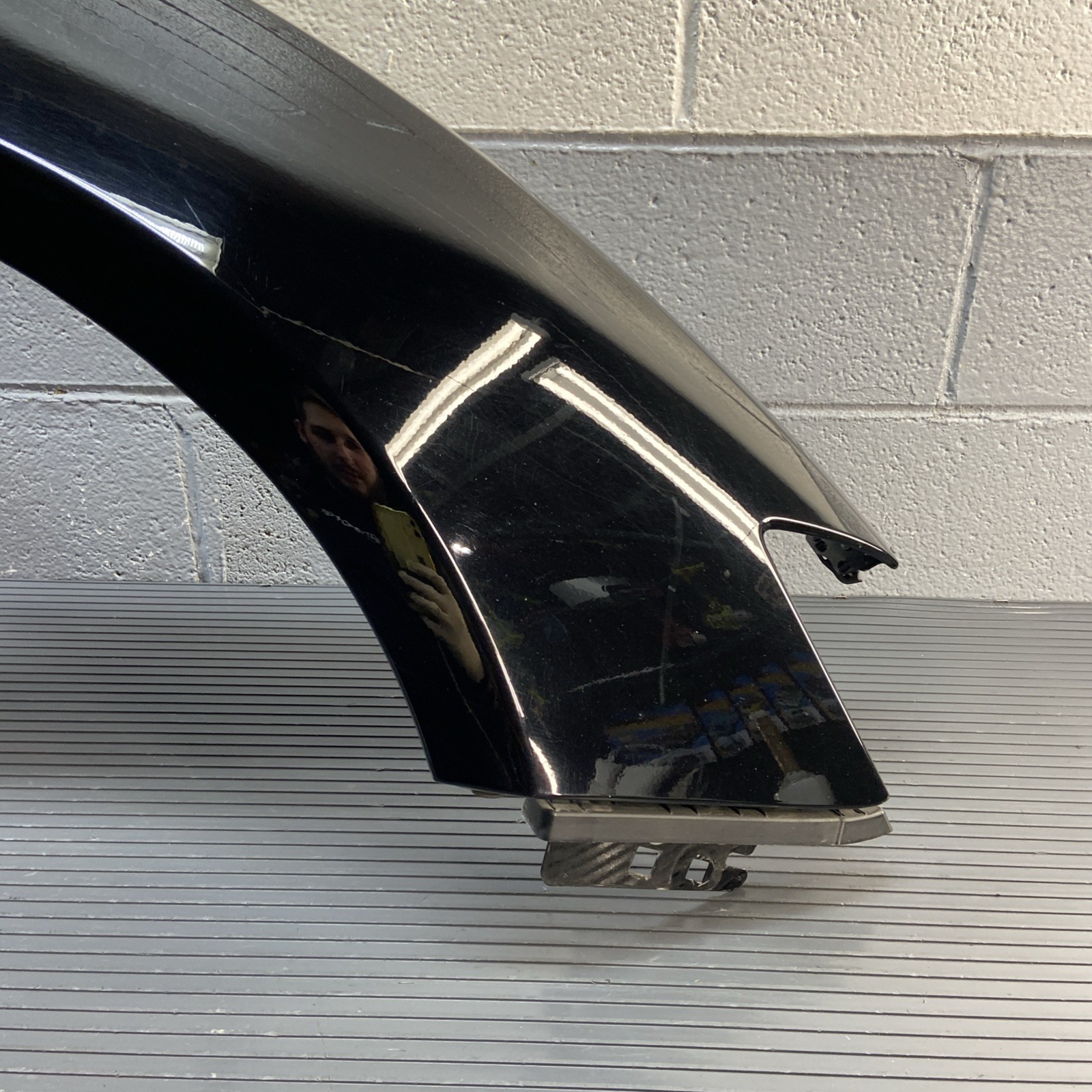 2014-2024 Maserati Ghibli M157 Front Right Fender Panel Black 820/A OEM *NOTE*