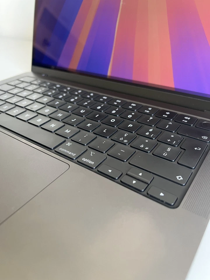 Apple MacBook Pro 14" M3 Pro · 18GB · 1TB, foto 4 di 5