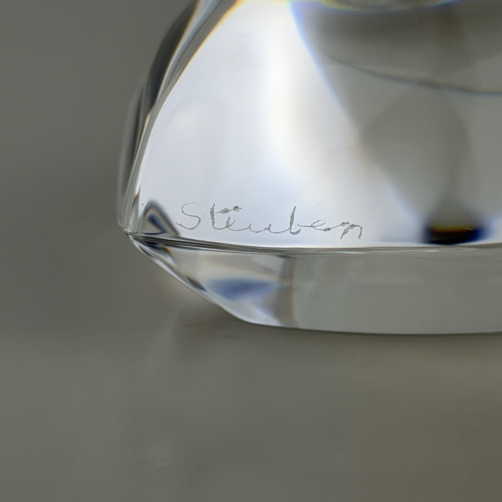 Steuben heart to heart Eric Hilton crystal glass hand cooler figurine Signed Box