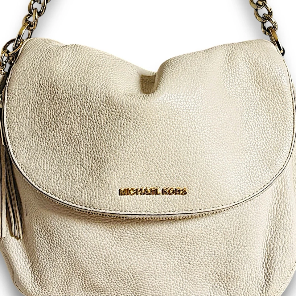 Michael Kors Bedford Tassel Pebbled Leather Flap Shoulder Bag Vanilla Gold HW - Image 2 of 4