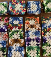 Lot Of 20  5&rdquo; HandCrochet GRANNY  SQUARES BLOCK White And Variegated