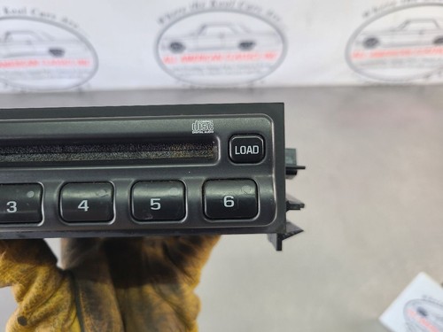 2002 GMC Denali 6-Disc CD Player Assembly, 15095685 - OEM - Picture 4 of 19