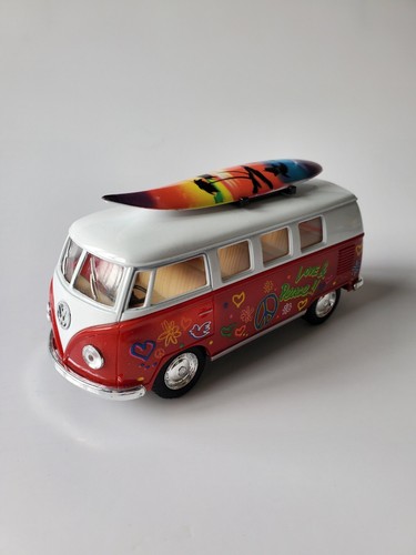 1962 Volkswagen Classic Van Flowers with Surfboard 1:32 (Red) - Picture 11 of 11