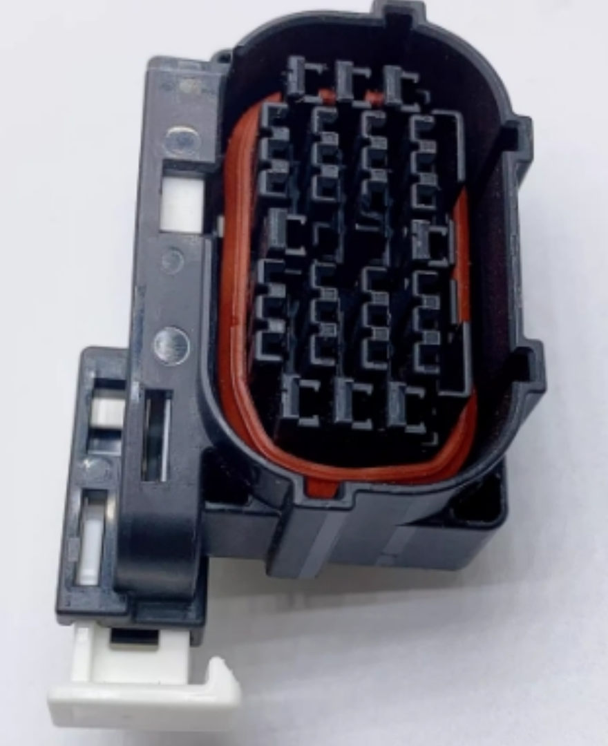 1PCS NEW FIT FOR Connector plastic shell 6189-8168 connector