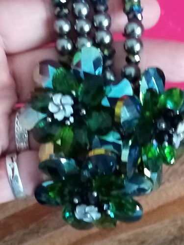 Butler & Wilson Green Aurora Borealis Flower Stretch Bracelet & Crystal Boxed - Picture 19 of 24