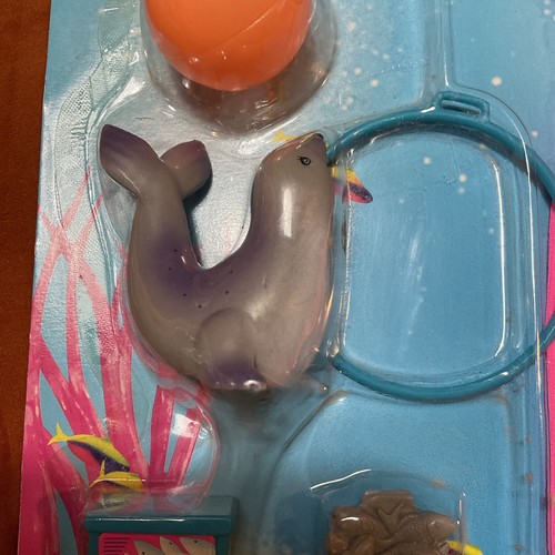 Neu in Verpackung Mattel Barbie1996 Barbie Ocean Friends Kleid N Play Kleidung 3 Sets - Bild 7 von 8