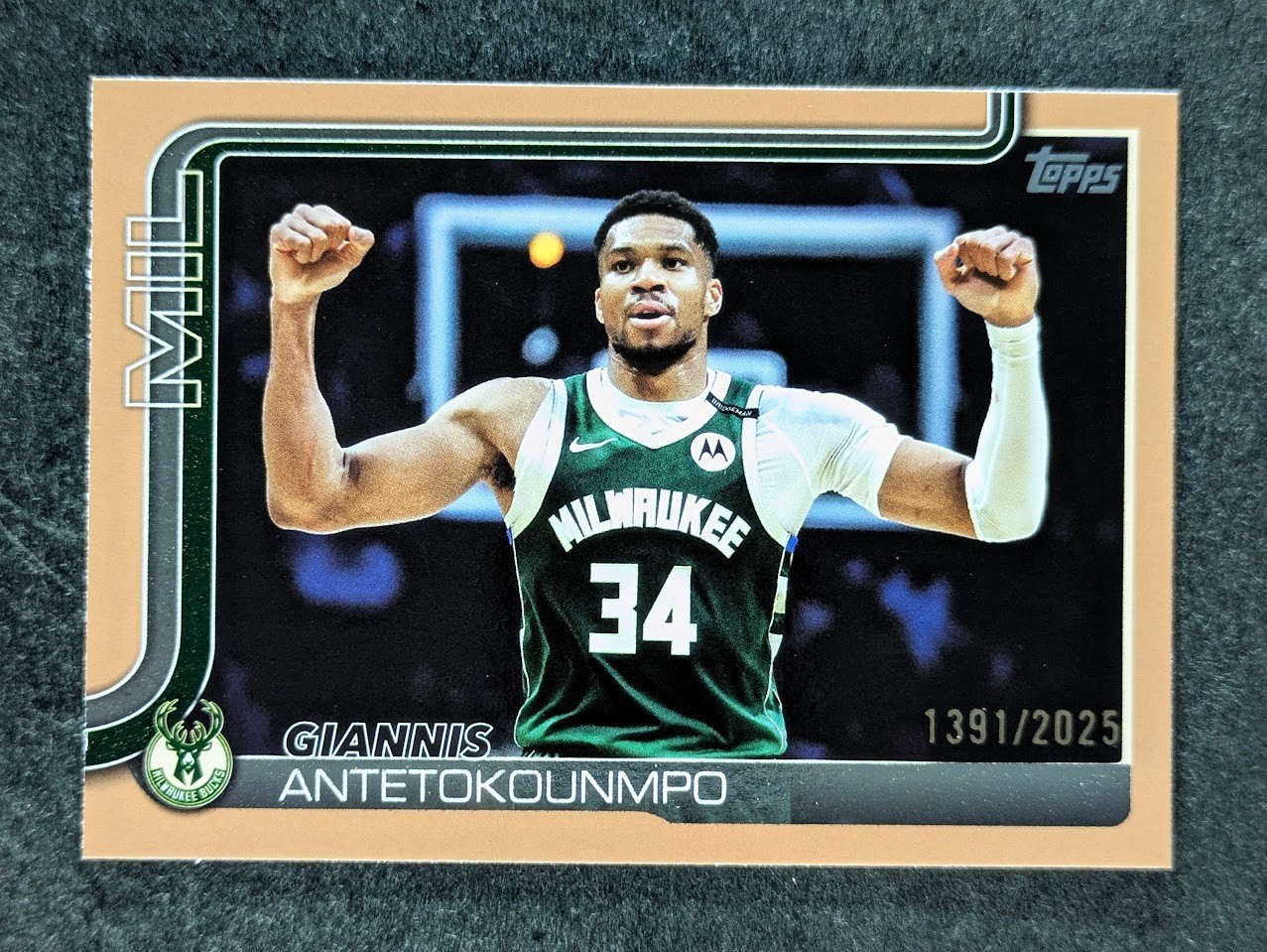 2025-26 Topps GIANNIS ANTETOKOUNMPO 1391/2025 Gold SP Boston Celtics #54