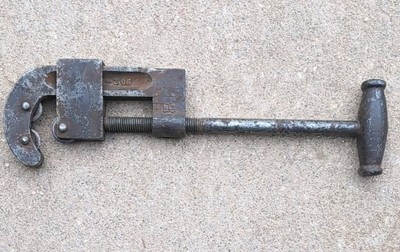 Vintage HEAVY DUTY 3 WHEEL PIPE CUTTER No 2 W/ 2 1/2'' Max Cut