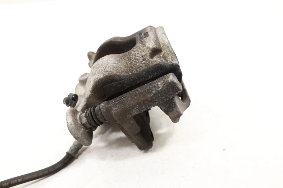 BMW 228I F44 2021-2024 PINZA DE FRENO DE DISCO DEL LADO DEL PASAJERO DELANTERO DERECHO OEM Foto 3 de 4