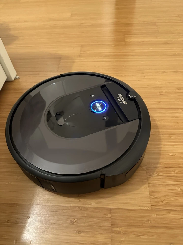 iRobot Roomba i7, Sehr guter Zustand, 1 Virtual Wall + neue Ersatzteile - Bild 4 von 4