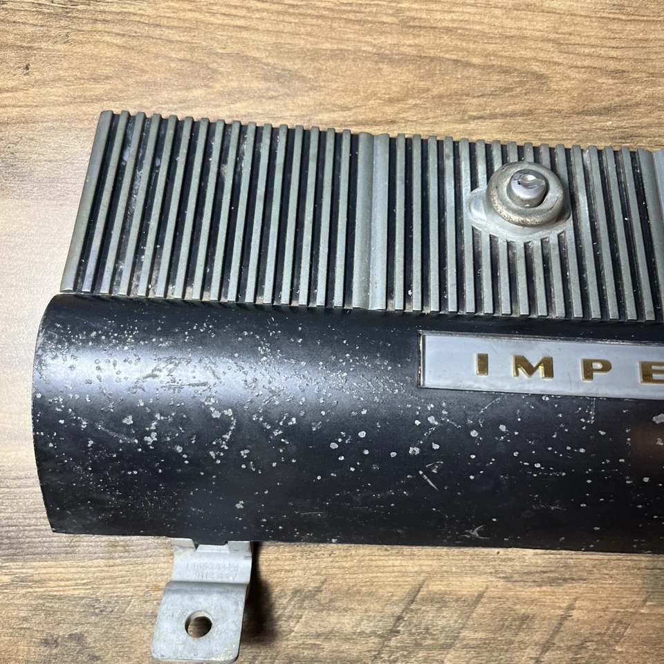 Puerta guantera Chrysler Imperial años 50 Foto 3 de 4