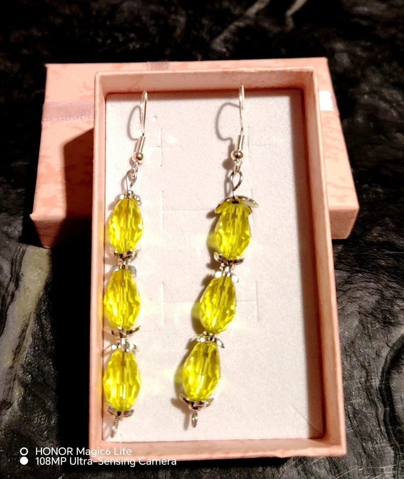 Orecchin In Cristallo Sfaccetto Di Vetro  Con Monachelle In Argento 925 Cadauno. - Immagine 3 di 4