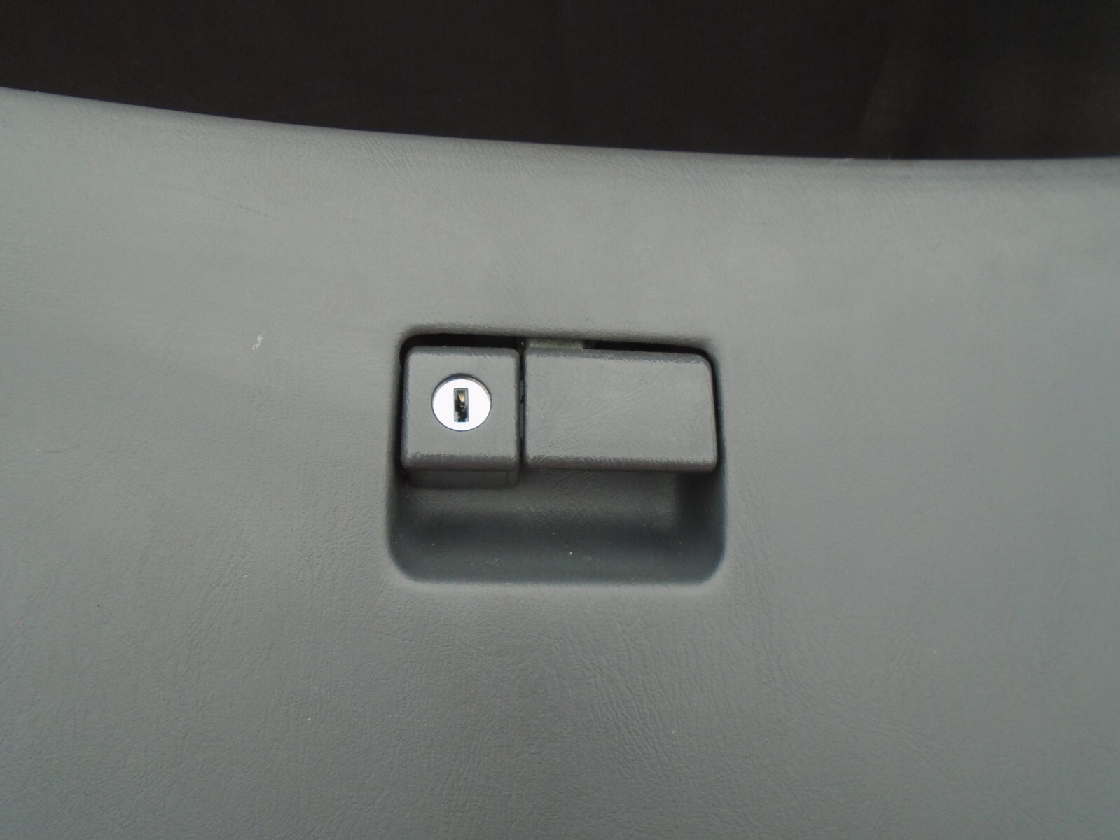 Picture 3 of 9