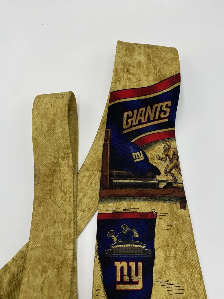 Eagle Wings Men’s NFL New York Giants Football Theme Necktie - Image 3 of 4