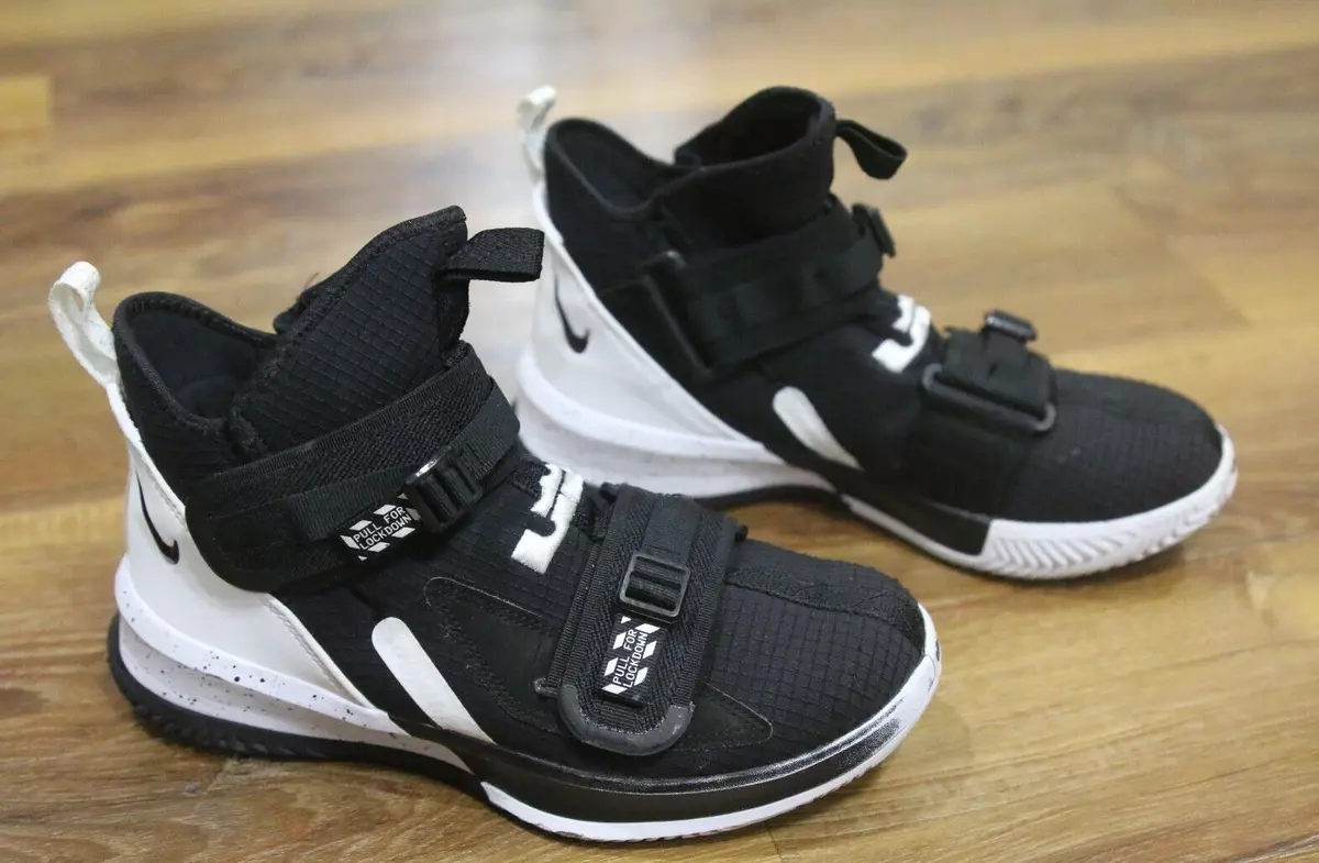 Lebron james shoes sales youth size 7