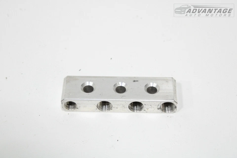 2016-2020 BMW 750i G12 xDRIVE V8 ABS PUMP BRAKE HYDRAULIC LINE GUIDE HOLDER OEM - Image 3 of 4