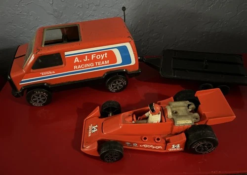 1979 Tonka Metal AJ Foyt Race Team Indy Car Van Trailer Driver Set VINTAGE
