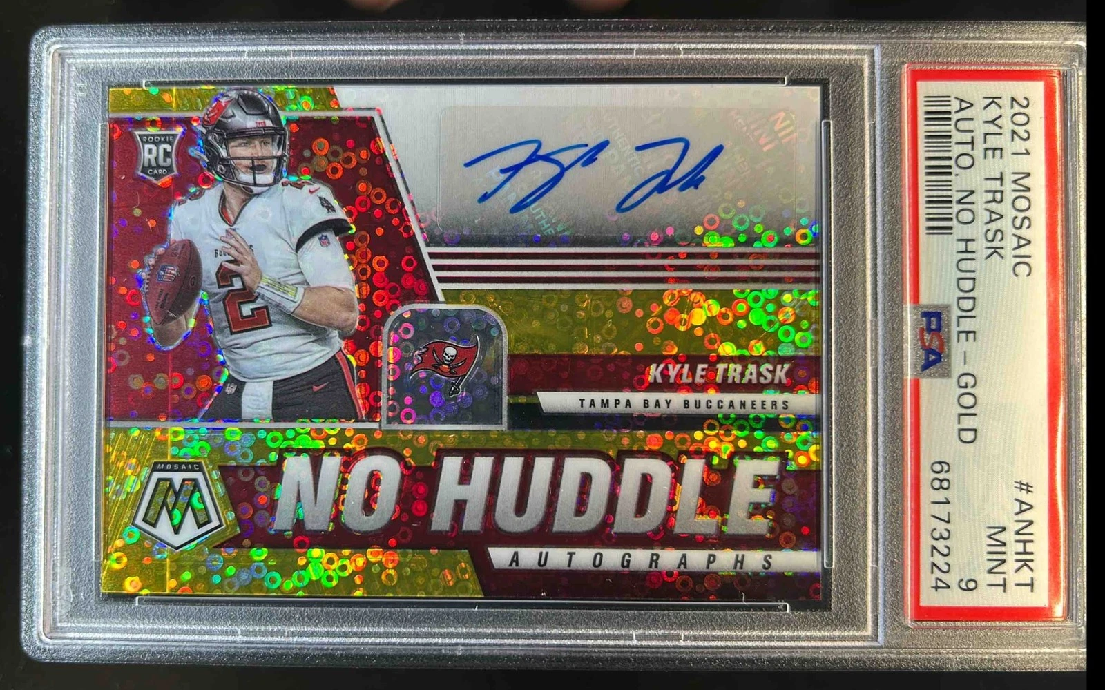 Kyle Trask Panini Mosaic Autographs No Huddle #ANHKT Gold