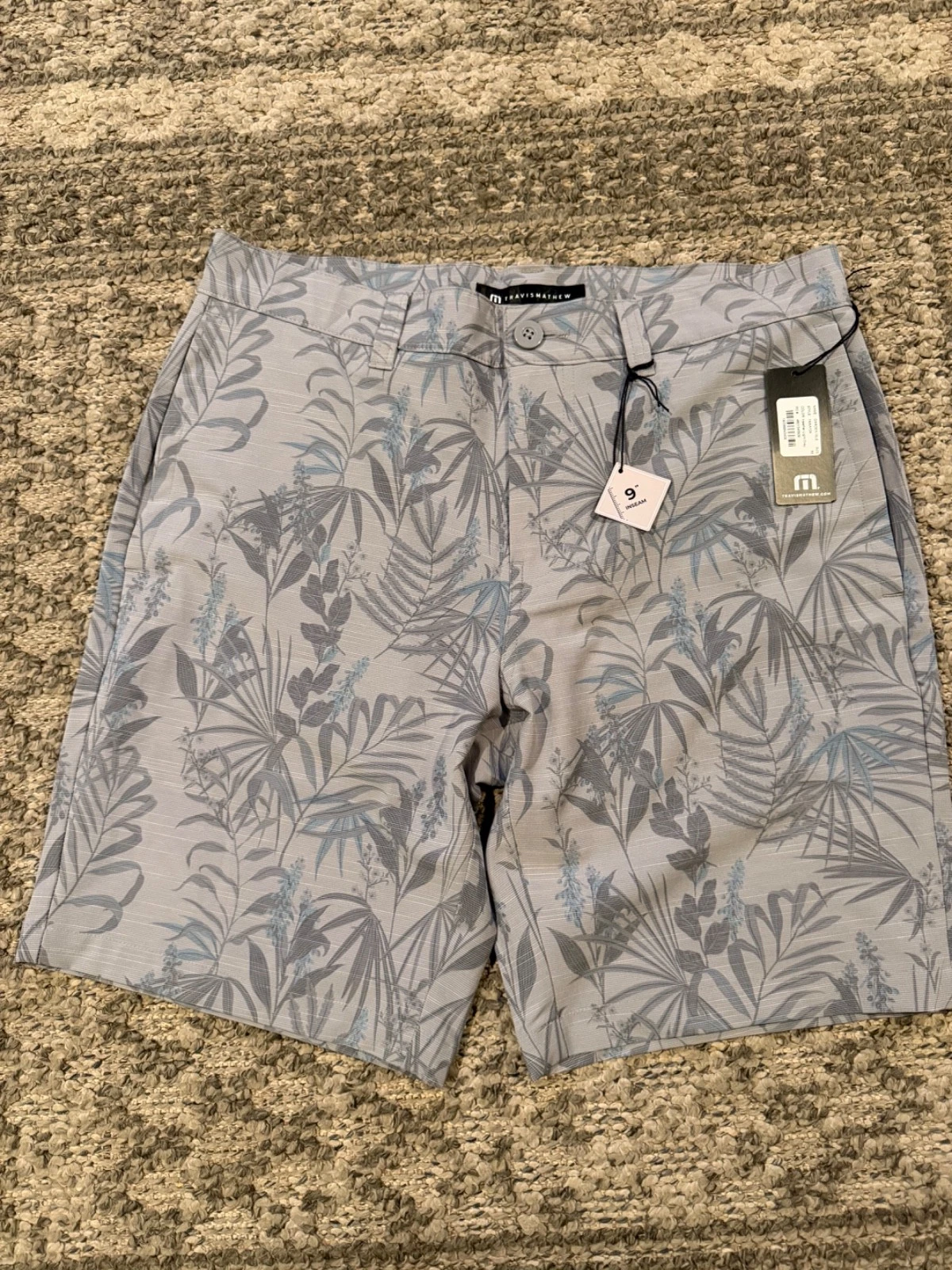 Travis Mathew Shorts Mens 32 Gray Floral Performance Stretch Casual Garden Isle