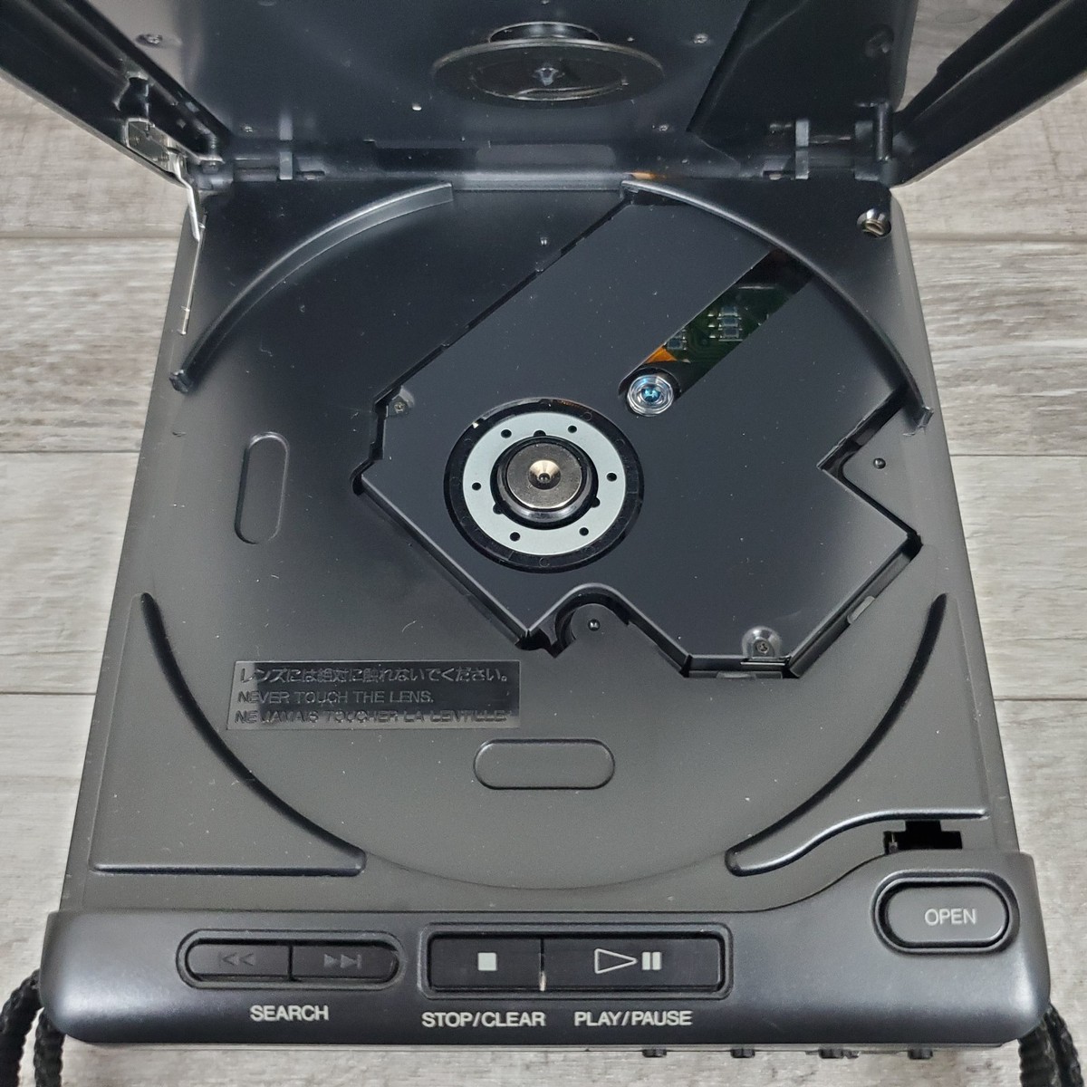 JVC Portable CD Player XL-P70 Black 1991 Vintage TESTED AND