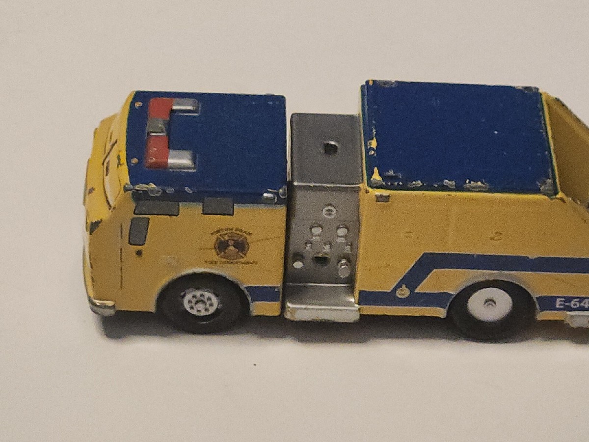 ミニカー Disney Planes Fire & Rescue Pulaski Amazon.com: Mattel Disney Planes Fire and Rescue Pulaski