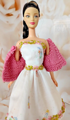 Ensemble Poupée BARBIE de collection Mattel avec sa robe et son gilet rose