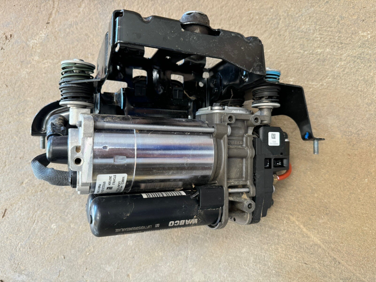 23 Porsche Cayenne Lamborghini URUS Suspension air Pump Assembly OEM 4M0616005H